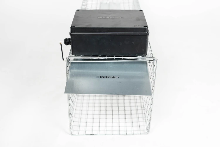 Tacticatch -QuicTrap R60 zdalnie zamykana klatka do odłowu małych ssaków